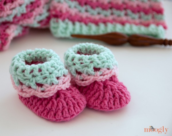 Loopy Love Baby Booties - Crochet Easy Patterns