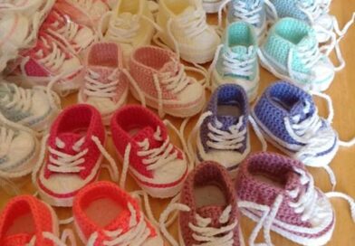Step by Step: Crochet Baby Converse Booties